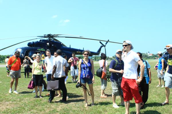 connConnaissance de Ceylan with
Helitours